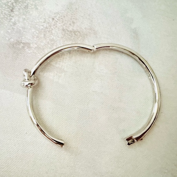 kate spade Silver Sailor's Knot Hinge Bangle Bracelet, New Jewelry - Picture 6 of 10